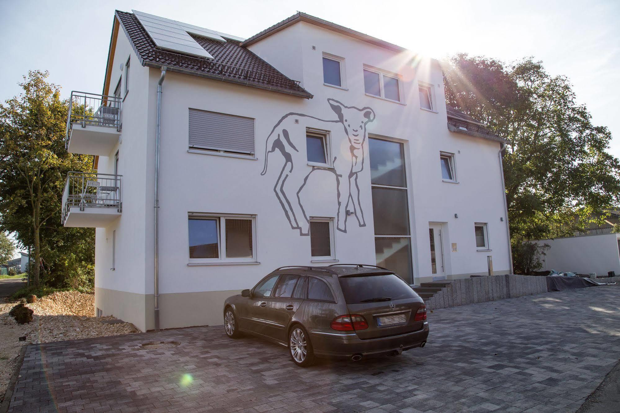 Gaestehaus Und Fewo Lamm Garni 블라우보이렌 외부 사진