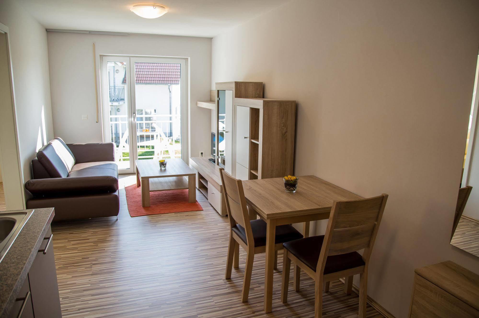 Gaestehaus Und Fewo Lamm Garni 블라우보이렌 외부 사진