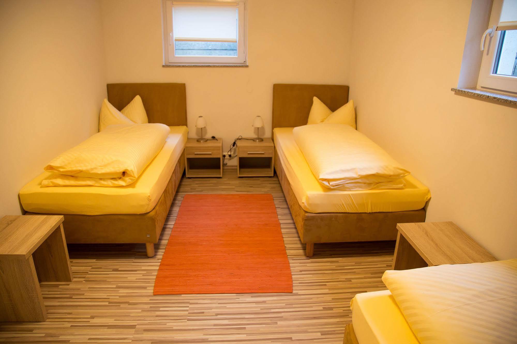 Gaestehaus Und Fewo Lamm Garni 블라우보이렌 외부 사진