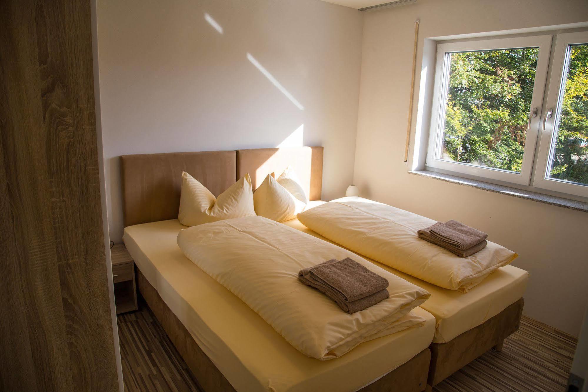 Gaestehaus Und Fewo Lamm Garni 블라우보이렌 외부 사진