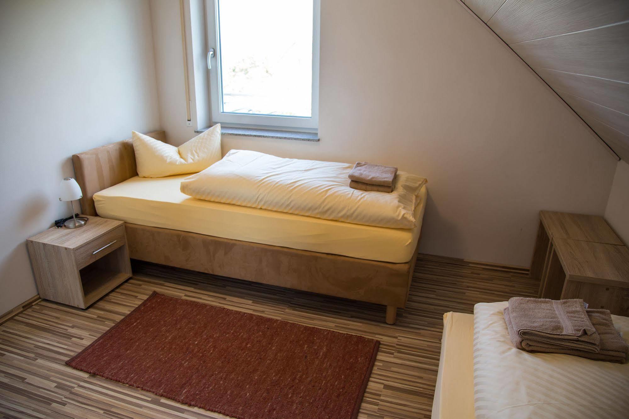 Gaestehaus Und Fewo Lamm Garni 블라우보이렌 외부 사진