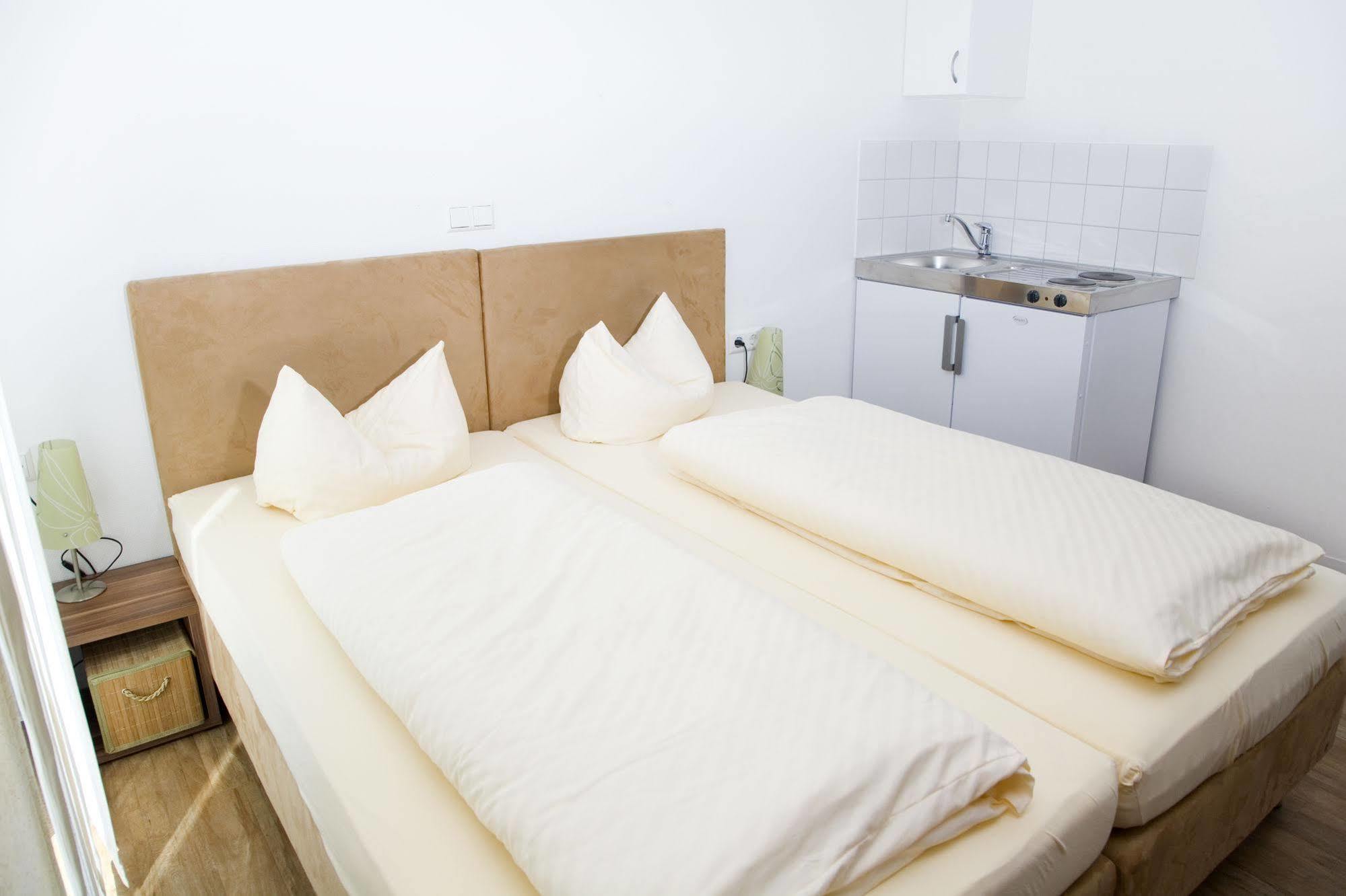 Gaestehaus Und Fewo Lamm Garni 블라우보이렌 외부 사진